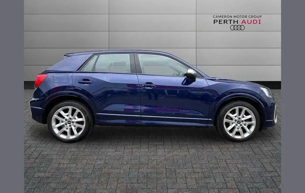 Used Audi SQ2 Design 300 HP (220 kW) 2022 Blue SUV