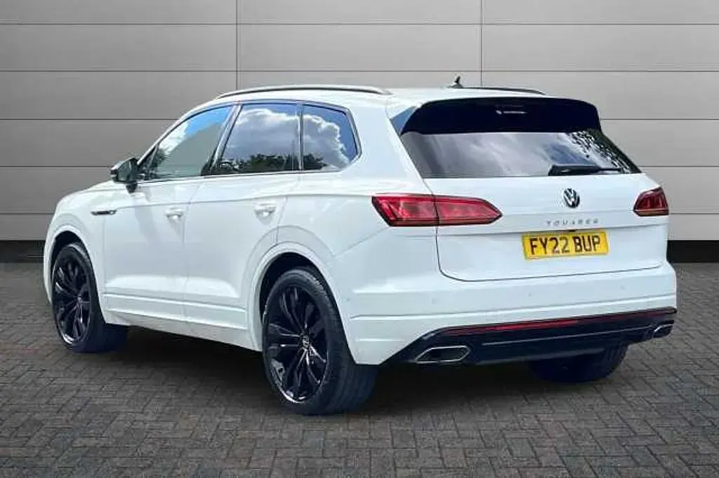Used VW Touareg Black Edition 286 HP (210 kW) 2022 White SUV
