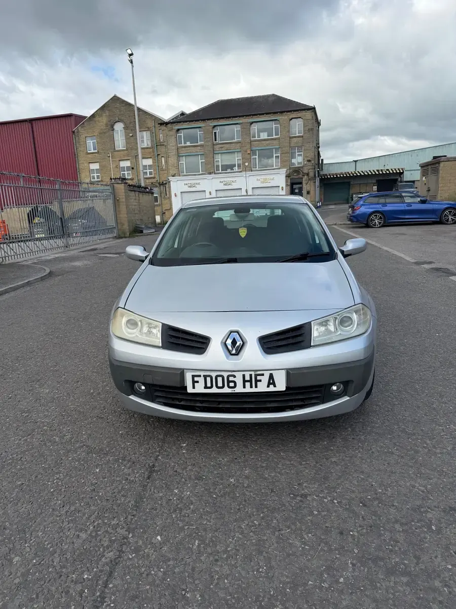 Used Renault Mégane II Dynamique 2006 Silver Hatchback