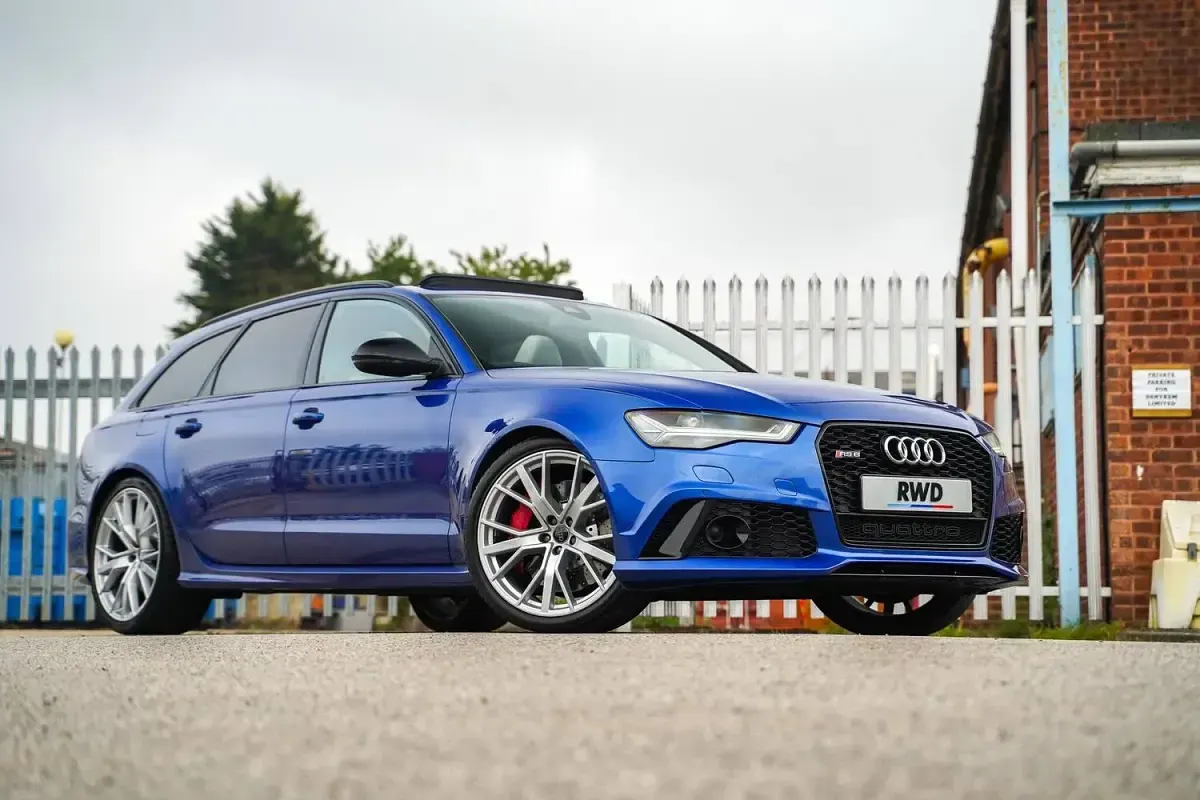 Used Audi RS6 Performance 2017 Blue Estate