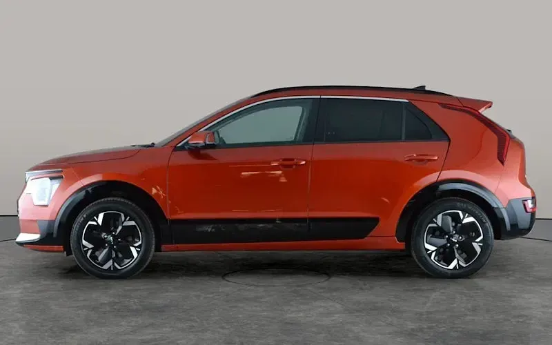 Used Kia e-Niro 150 kW (204 HP) 2023 Orange SUV