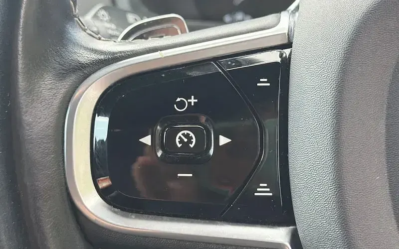 Used Volvo XC90 R-Design 390 HP (286 kW) 2019 Grey SUV