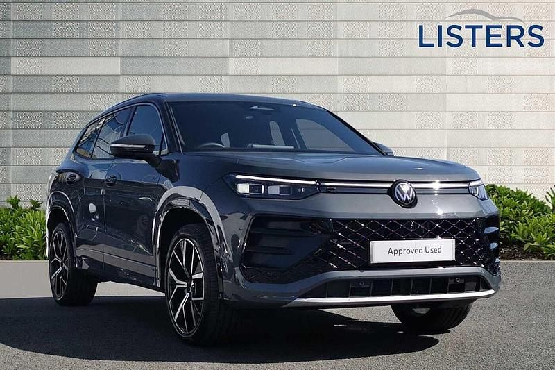 Dolphin grey metallic Used 2025 VW Tayron R-line SUV | £43,490 (A bit pricey) - Image 1/4