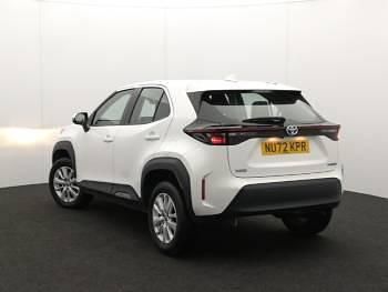 Used Toyota Yaris Hybrid 116 HP (85 kW) 2022 White Estate