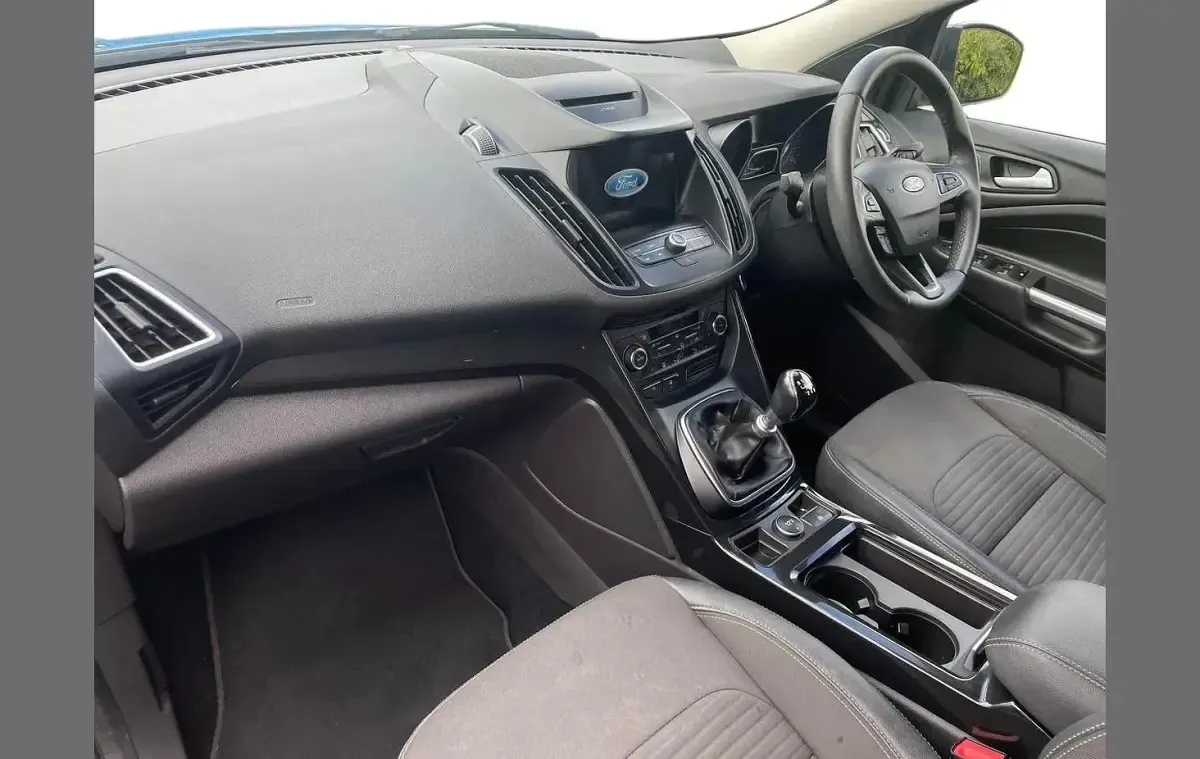 Used Ford Kuga Titanium 147 HP (108 kW) 2018 Blue SUV