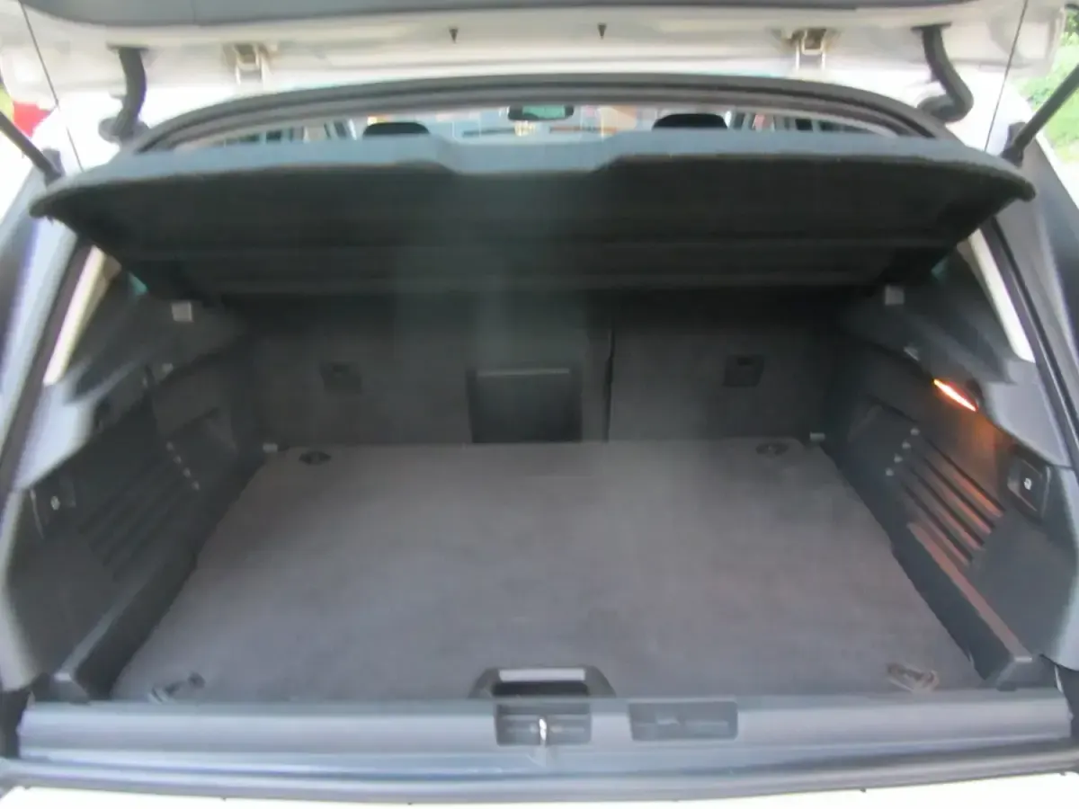Used Peugeot 3008 Allure 2016 Polar white Hatchback