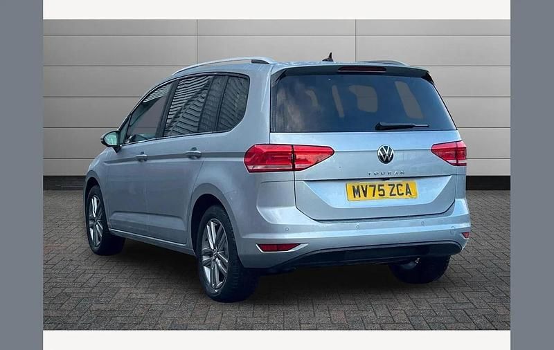 Used VW Touran Match 150 HP (110 kW) 2025 Silver MPV