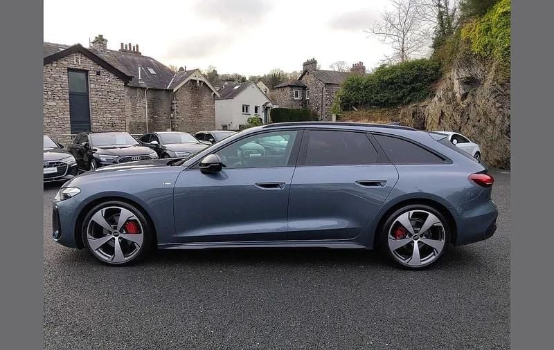 Used Audi A5 Advanced 200 HP (147 kW) 2025 Blue Estate