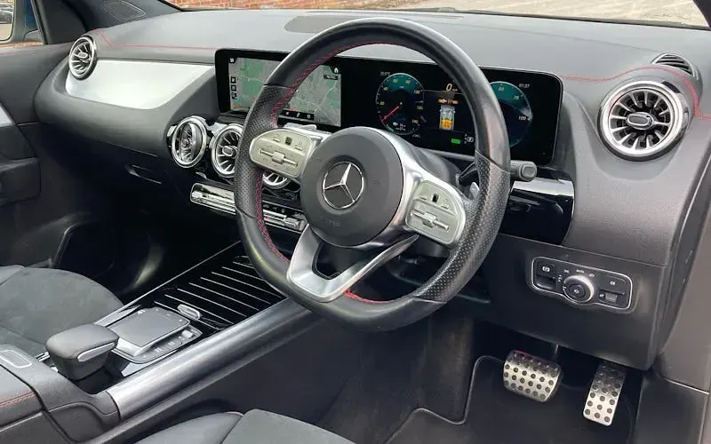 Used Mercedes EQA250 AMG Line Premium 139 kW (190 HP) 2022 Blue SUV