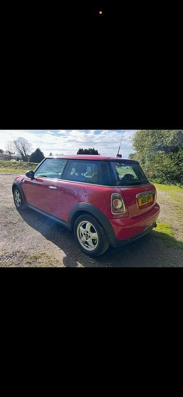 Used Mini ONE Hatch 98 HP (72 kW) 2011 Red Hatchback