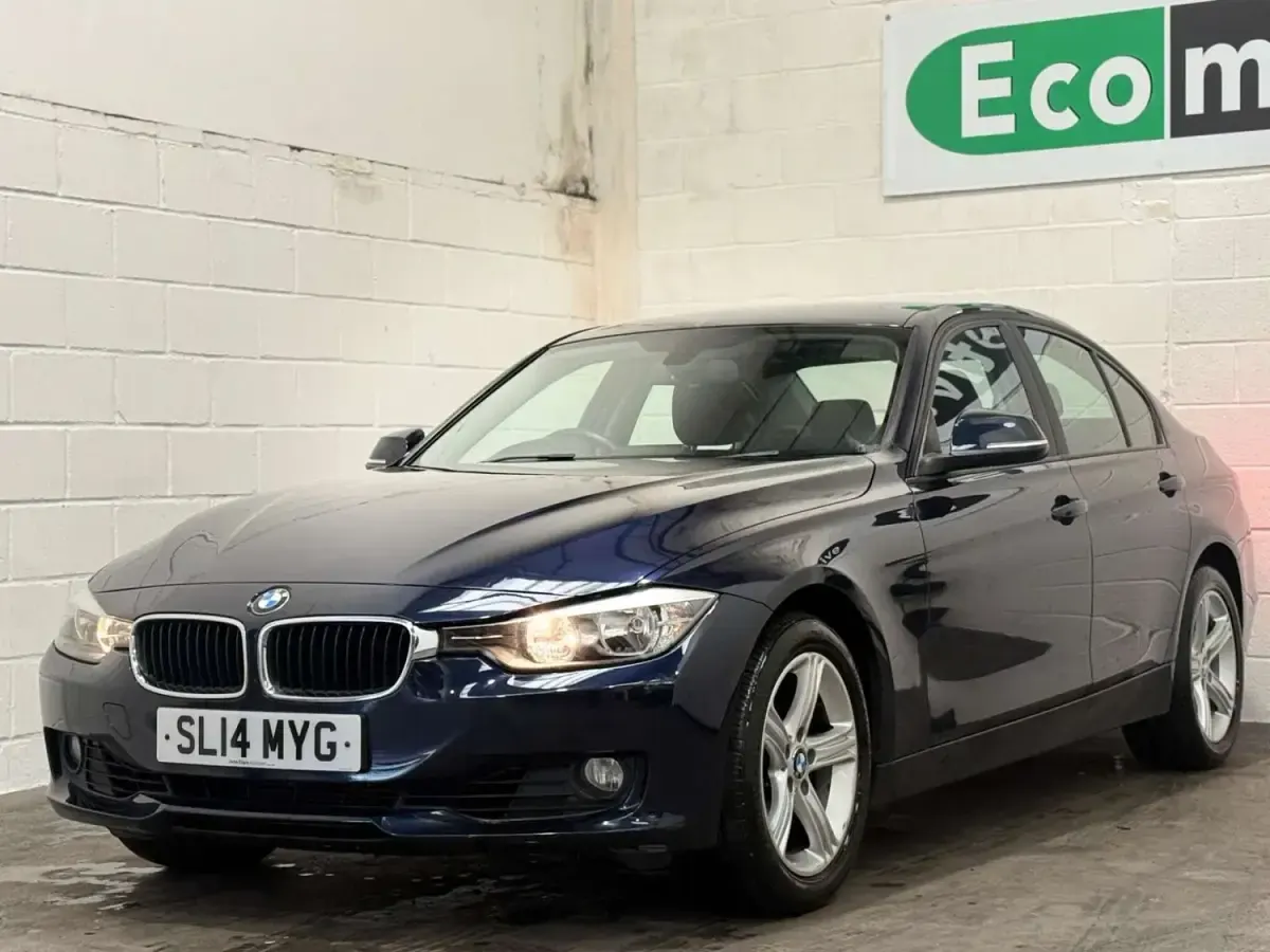 Usado BMW 320 Advantage 2014 Azul Berlina