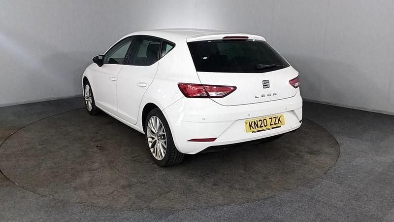 Used Seat Leon SE Dynamic 115 HP (84 kW) 2020 White Hatchback