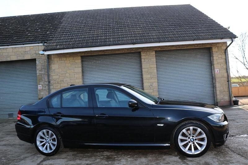 Used BMW 320 2010 Black Sedan