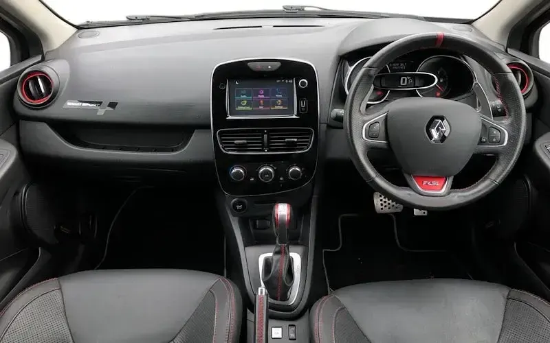 Usado Renault Clio IV 200 HP (147 kW) 2017 Preto Citadino