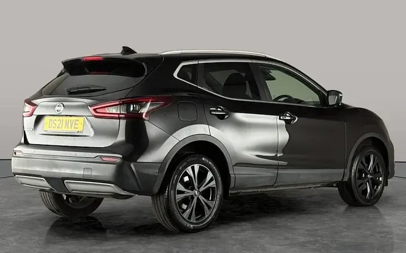 Used Nissan Qashqai N-Connecta 140 HP (102 kW) 2020 Black SUV