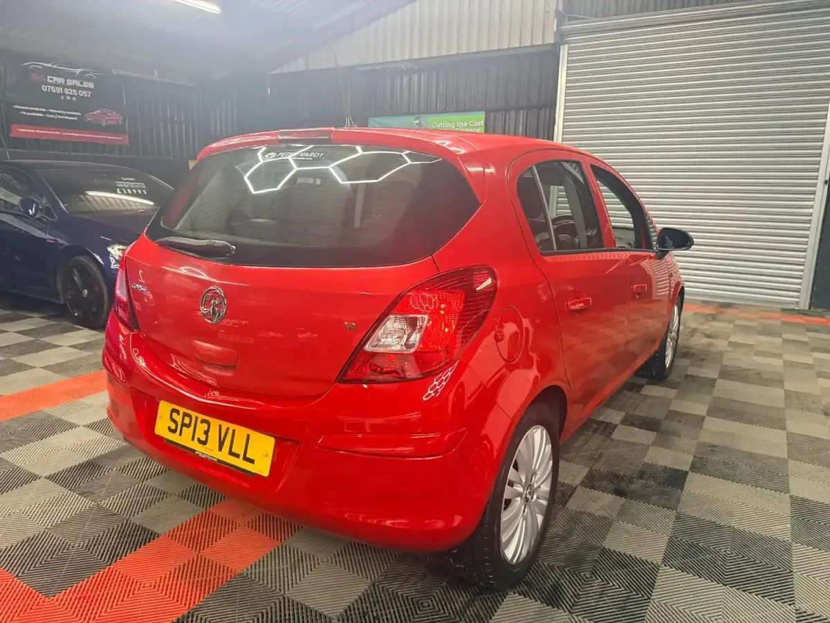 Usado Vauxhall Corsa 2013 Vermelho Citadino