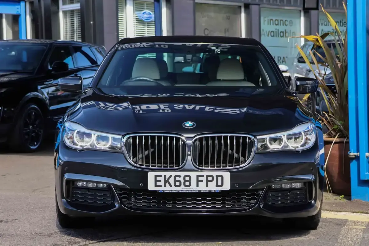 Used BMW 730 M Sport 2018 Black sapphire metallic paint Sedan