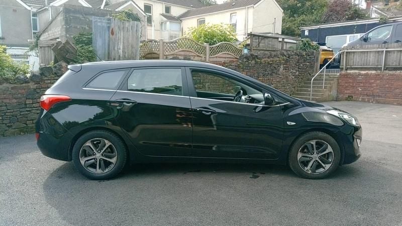 Used Hyundai i30 SE 2015 Black Estate