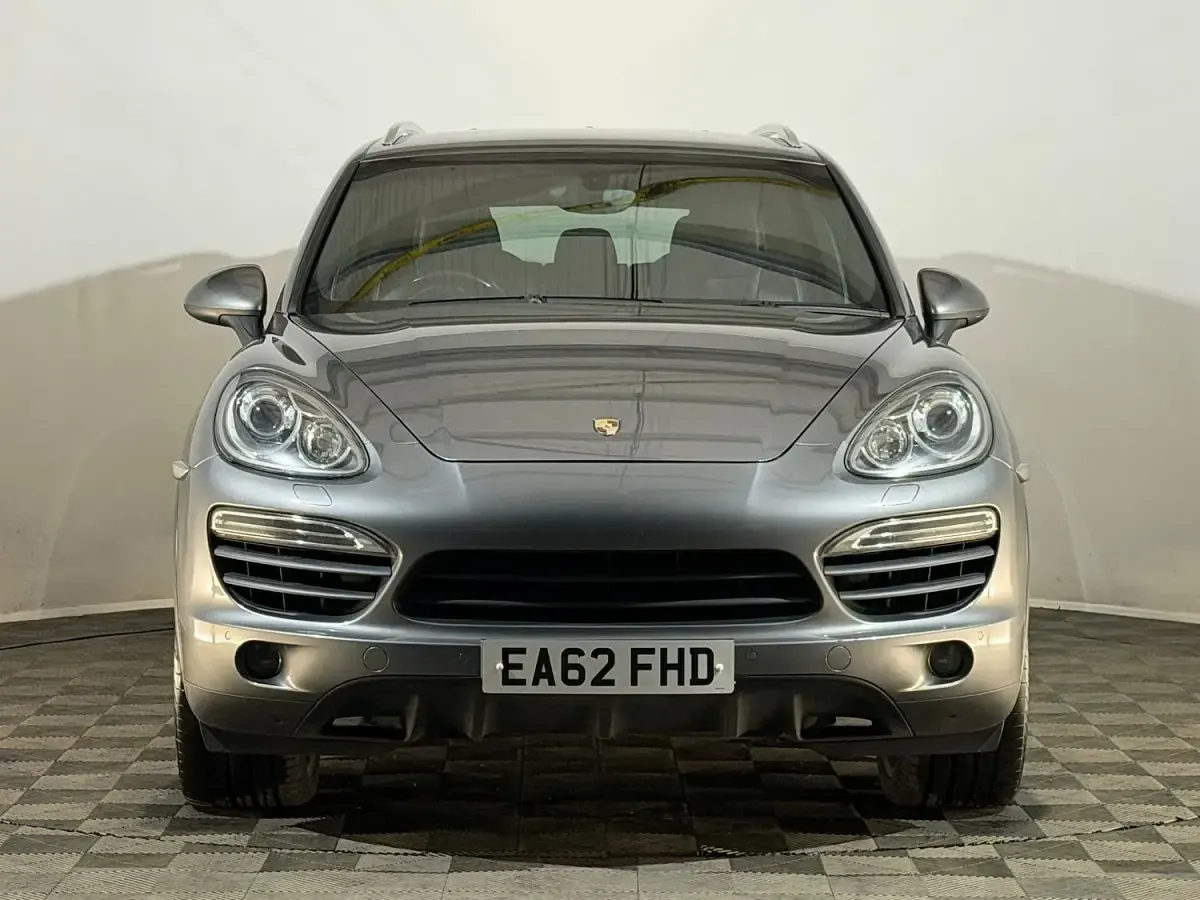 Used Porsche Cayenne S Diesel 380 HP (279 kW) 2013 Grey SUV