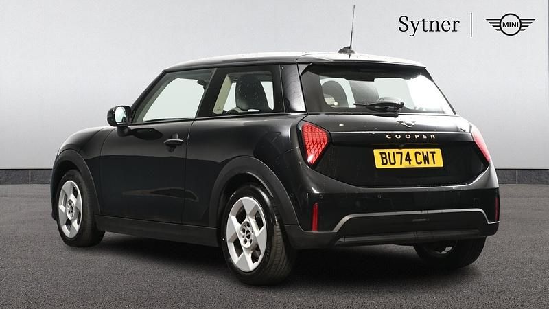 Used Mini Cooper Hatch 154 HP (113 kW) 2024 Black Hatchback