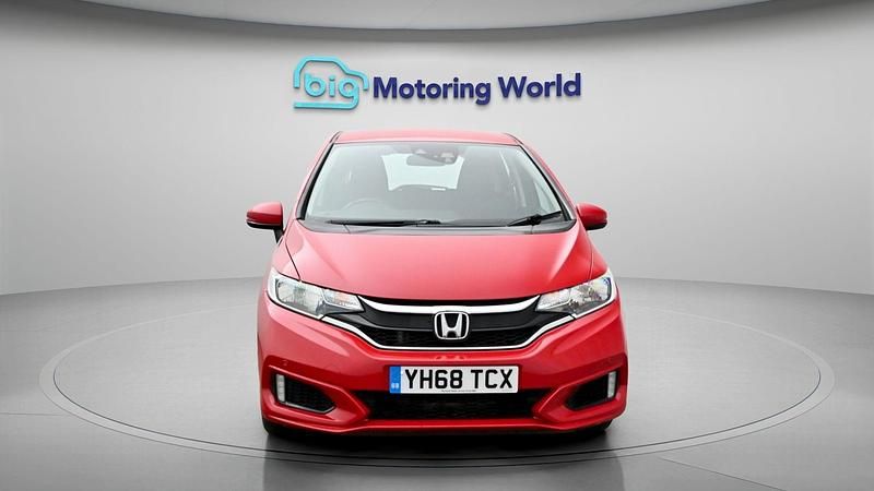 Used Honda Jazz SE 101 HP (74 kW) 2018 Red Hatchback