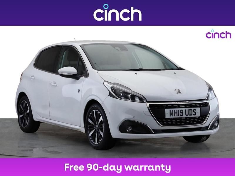 White Used 2019 Peugeot 208 Hatchback | £8,649 (Fair price) - Image 1/3