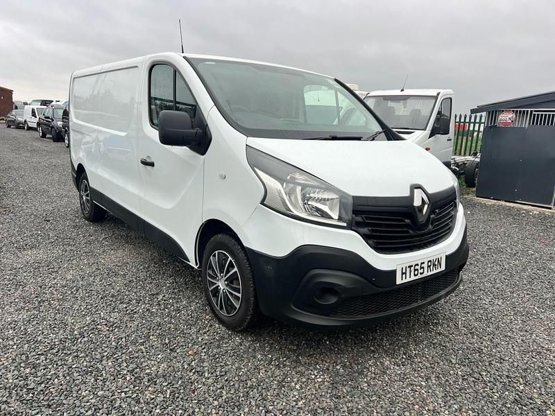 Begagnad Renault Trafic Business 115 HK (84 kW) 2016 Vit Minibuss