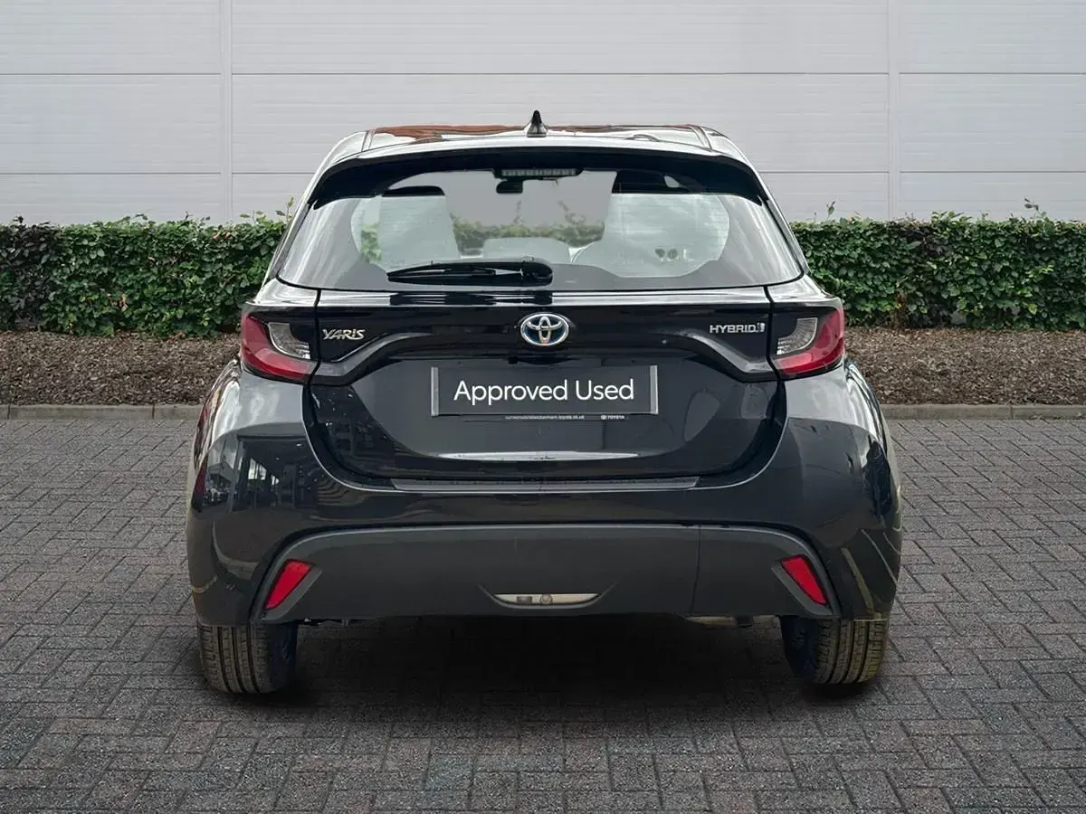 Usado Toyota Yaris Hybrid 2024 Preto Citadino