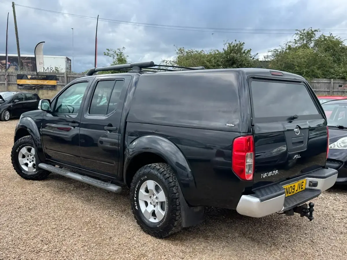 Used Nissan Navara 2009 Black Pickup