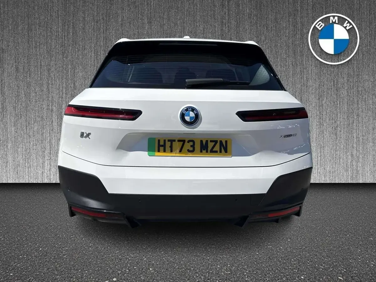 Used BMW iX Sport Line 239 kW (326 HP) 2024 White SUV