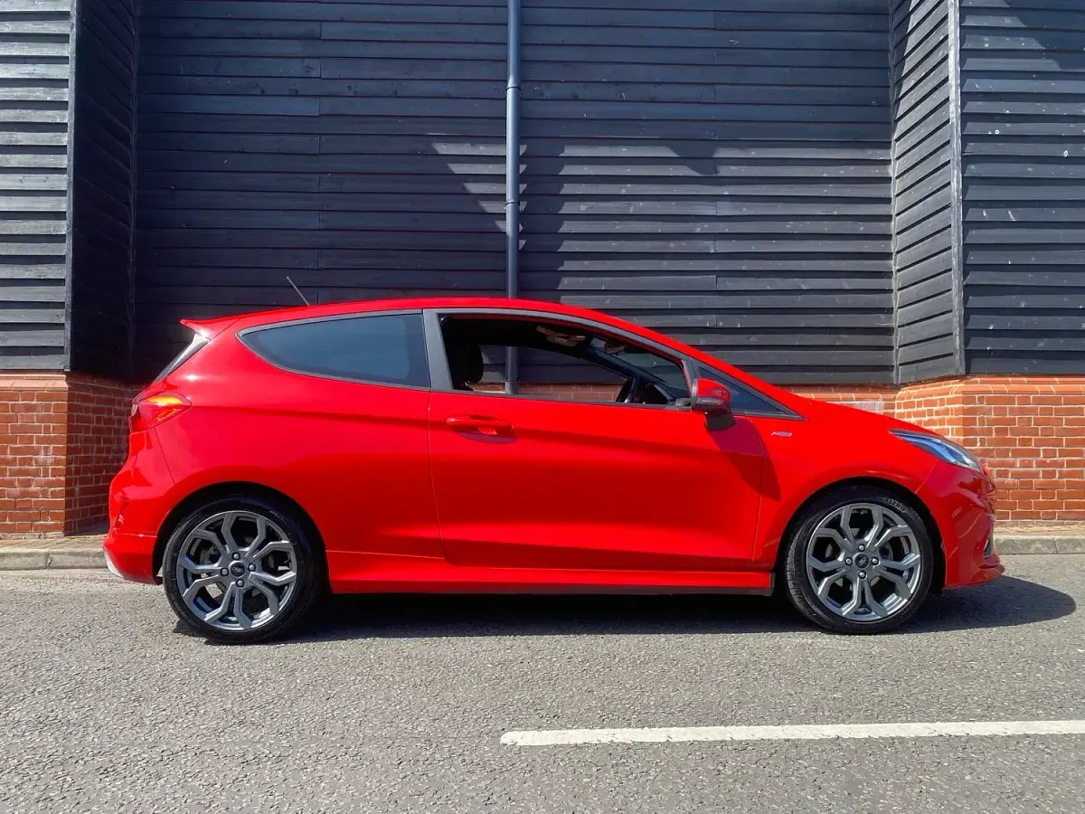 Used Ford Fiesta ST-Line 100 HP (73 kW) 2018 Red Hatchback