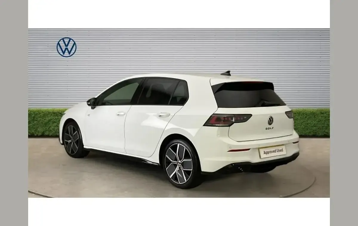 Used VW Golf VIII Black Edition 150 HP (110 kW) 2025 White Hatchback