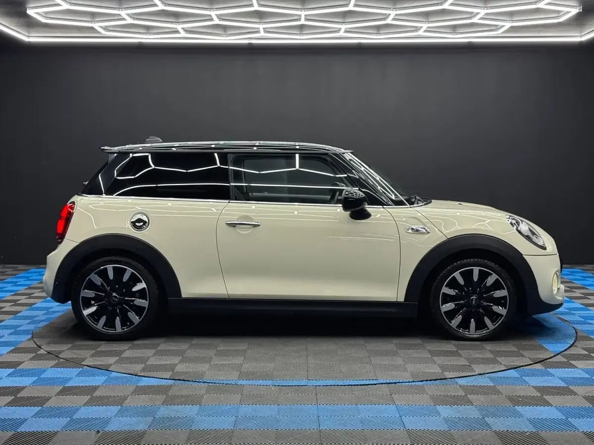 Used Mini Cooper S Exclusive 2019 White Hatchback