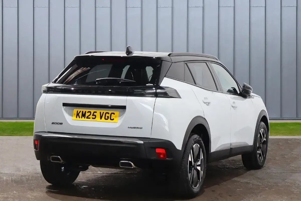 Used Peugeot 2008 GT 134 HP (98 kW) 2025 White SUV