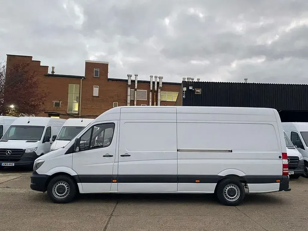 Used Mercedes Sprinter 161 HP (118 kW) 2018 White Van