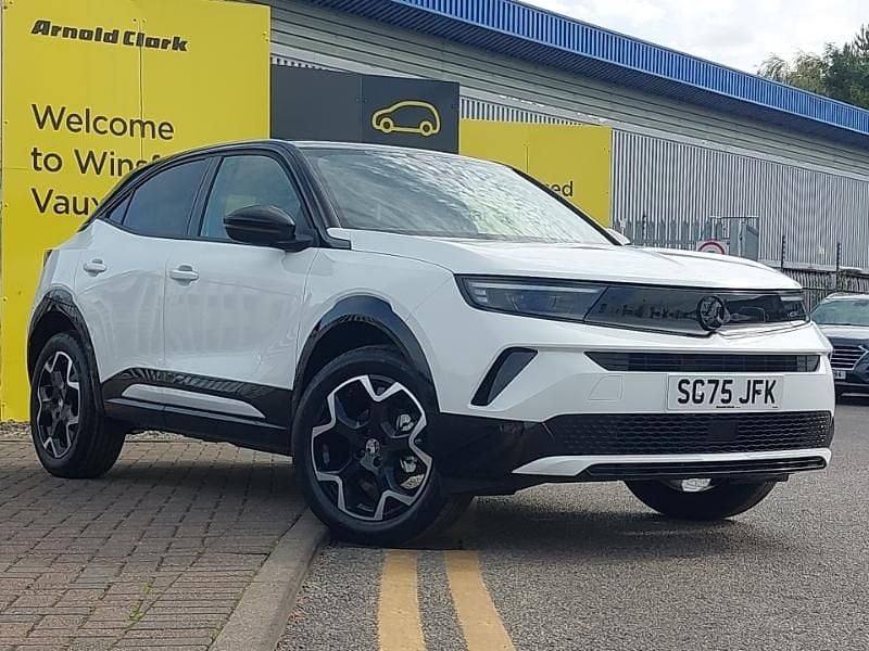 Brilliant paint arctic white New 2025 Vauxhall Mokka SUV | £23,498 (Fair price) - Image 1/4