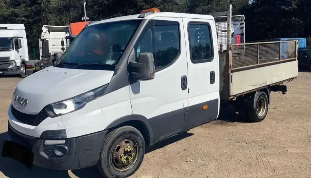 Begagnad Iveco Daily 125 HK (91 kW) 2015 Vit Cab