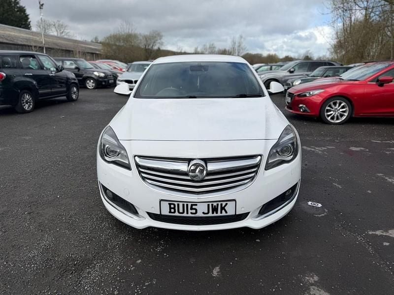 Used Vauxhall Insignia SRi 163 HP (119 kW) 2015 White Hatchback