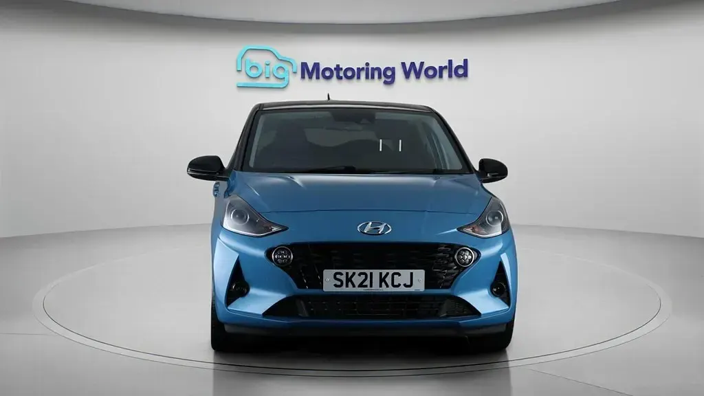 Used Hyundai i10 Premium 67 HP (49 kW) 2021 Blue Hatchback