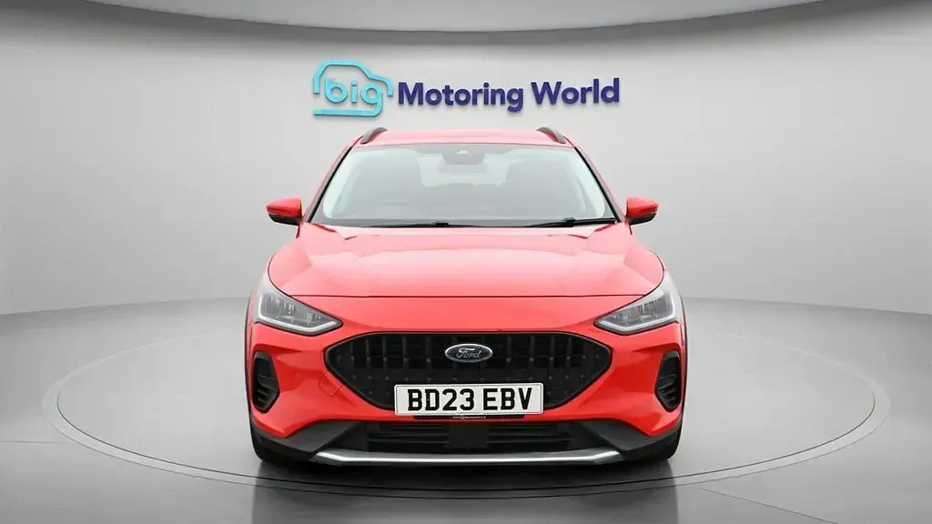 Usado Ford Focus Active 155 CV (114 kW) 2023 Rojo Utilitario