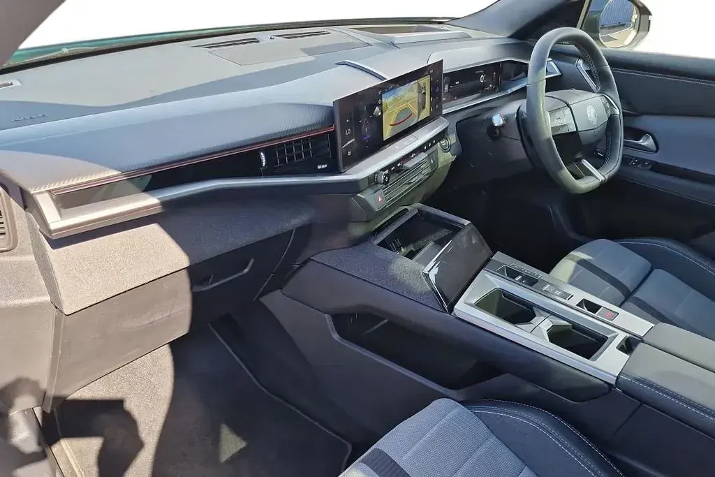 Used Vauxhall Grandland X Ultimate 136 HP (100 kW) 2025 Blue SUV