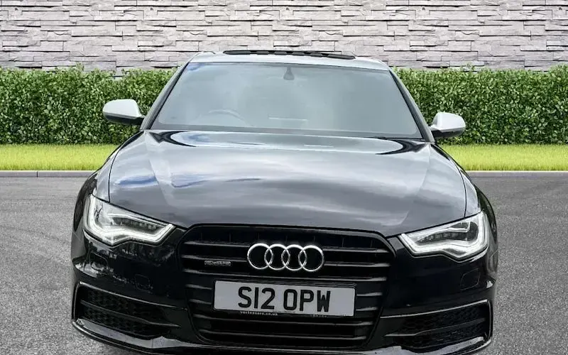 Usado Audi A6 Black Edition 320 HP (235 kW) 2014 Preto Sedan