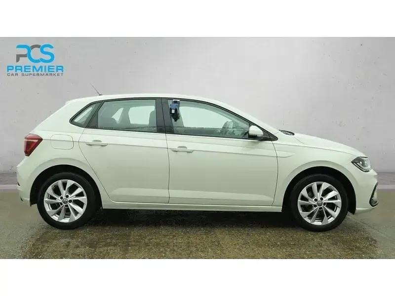 Begagnad VW Polo Style 2023 Grå Halvkombi