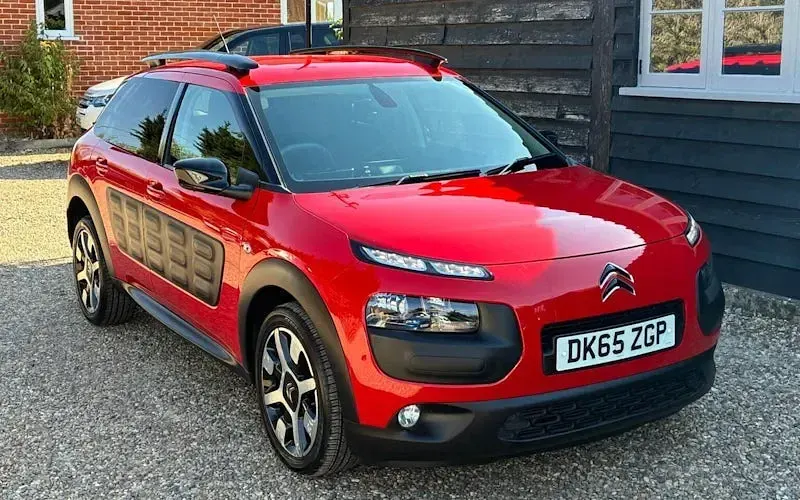 Used Citroën C4 Cactus Flair 99 HP (72 kW) 2015 Hatchback