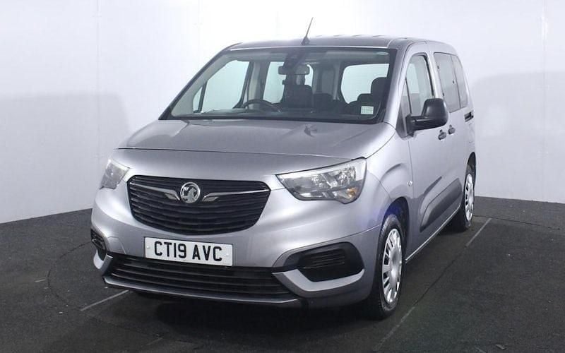 Used Vauxhall Combo Design Edition 110 HP (80 kW) 2019 Grey MPV