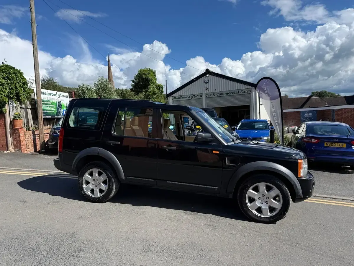 Used Land Rover Discovery 3 HSE 190 HP (139 kW) 2006 Black SUV