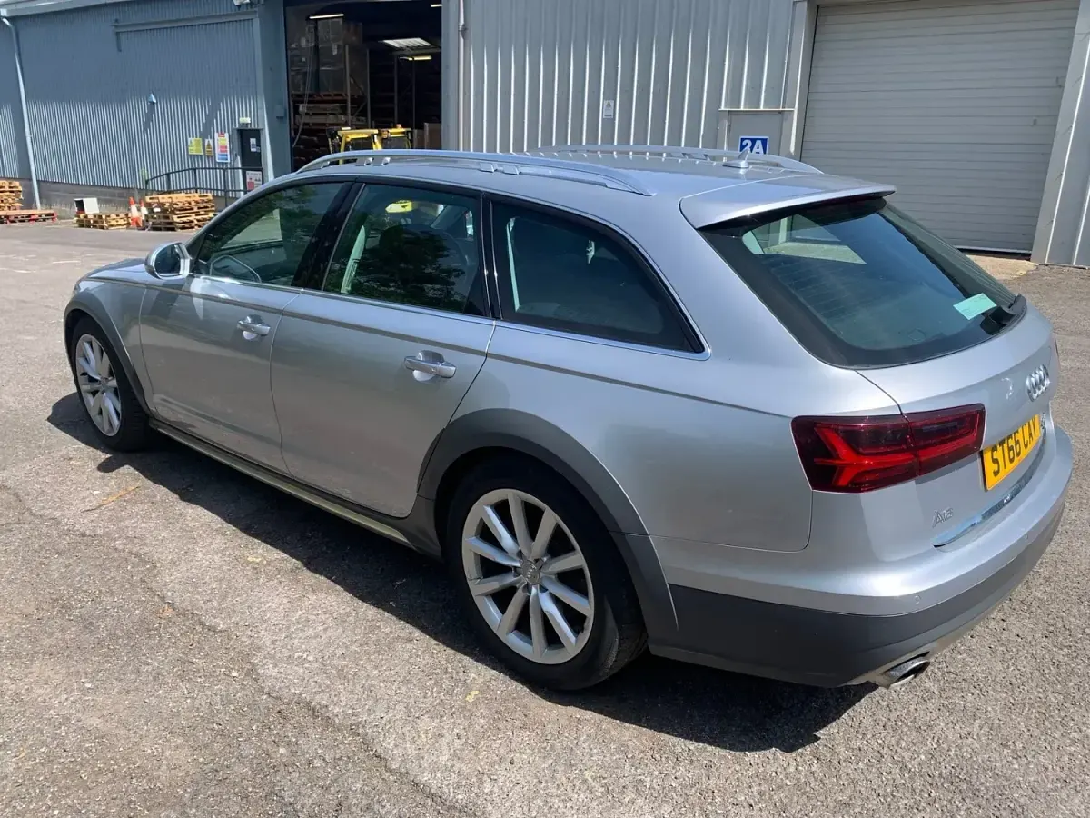 Used Audi A6 Allroad 218 HP (160 kW) 2016 Silver Estate