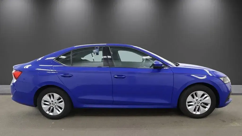 Used Skoda Octavia SE Technology 110 HP (80 kW) 2022 Blue Hatchback