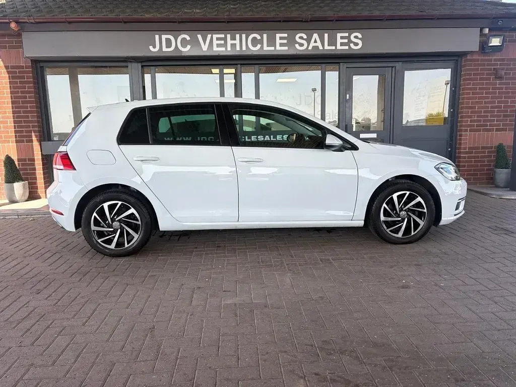 Used VW Golf VII Edition 115 HP (84 kW) 2019 White Hatchback