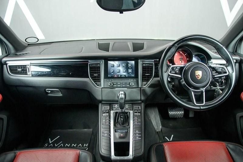 Used Porsche Macan 258 HP (189 kW) 2017 Black SUV
